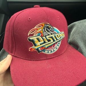 Mitchell & Ness Detroit Pistons Hardwood Classics Burgundy Snapback Cap